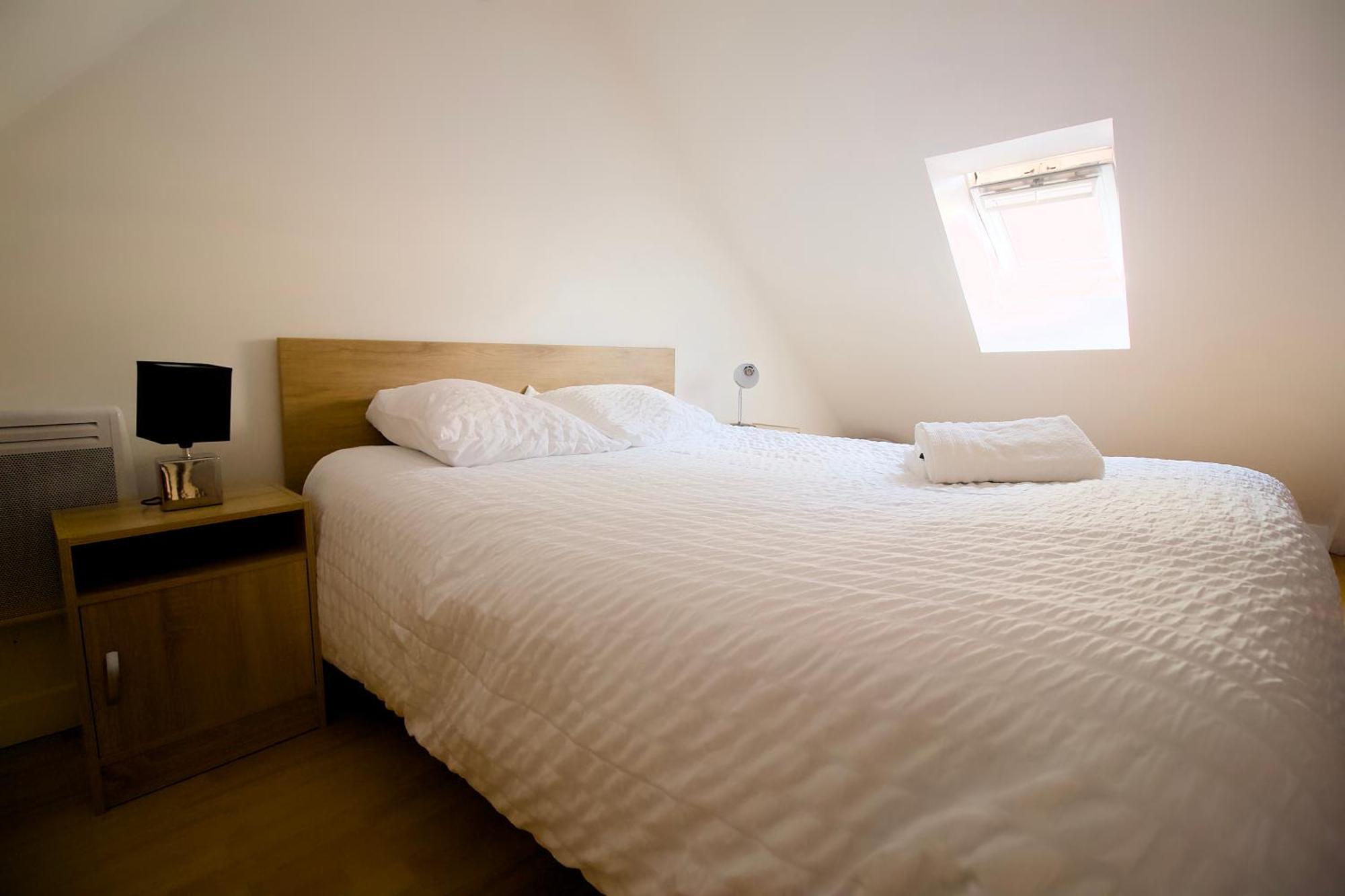 Triplex Lumineux A Cherbourg, Hyper Centre, 2 Pas Du Port & Vie Nocturne, Intendance Luxury Host Kültér fotó