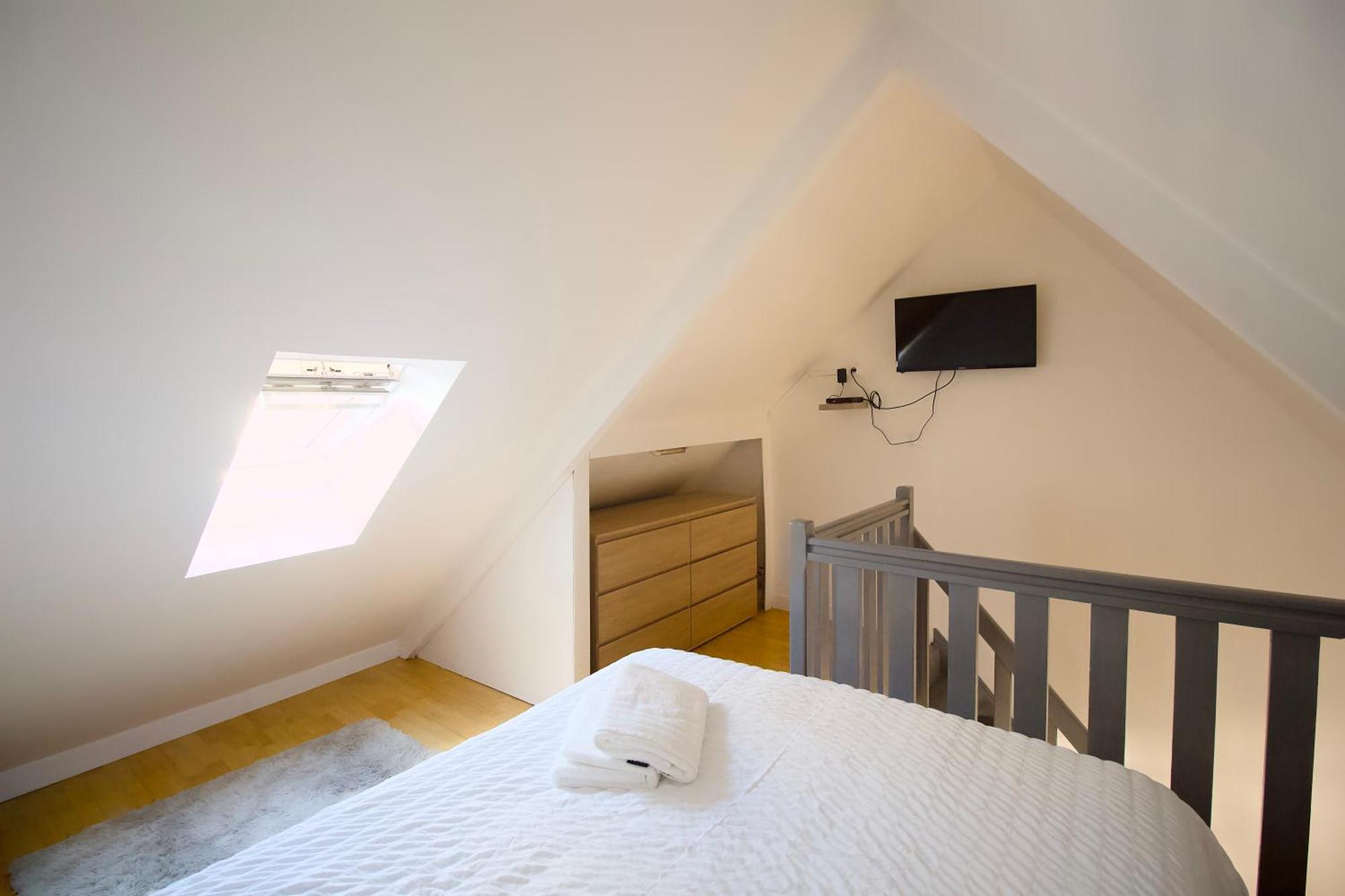 Triplex Lumineux A Cherbourg, Hyper Centre, 2 Pas Du Port & Vie Nocturne, Intendance Luxury Host Kültér fotó